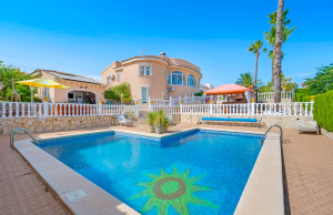 200-4243, Five Bedroom Villa In Ciudad Quesada.