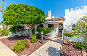 200-4106, Two Bedroom Townhouse In Villamartin.