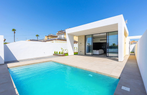 400-2017, Three Bedroom Detached Villa In Los Balcones, Torrevieja.