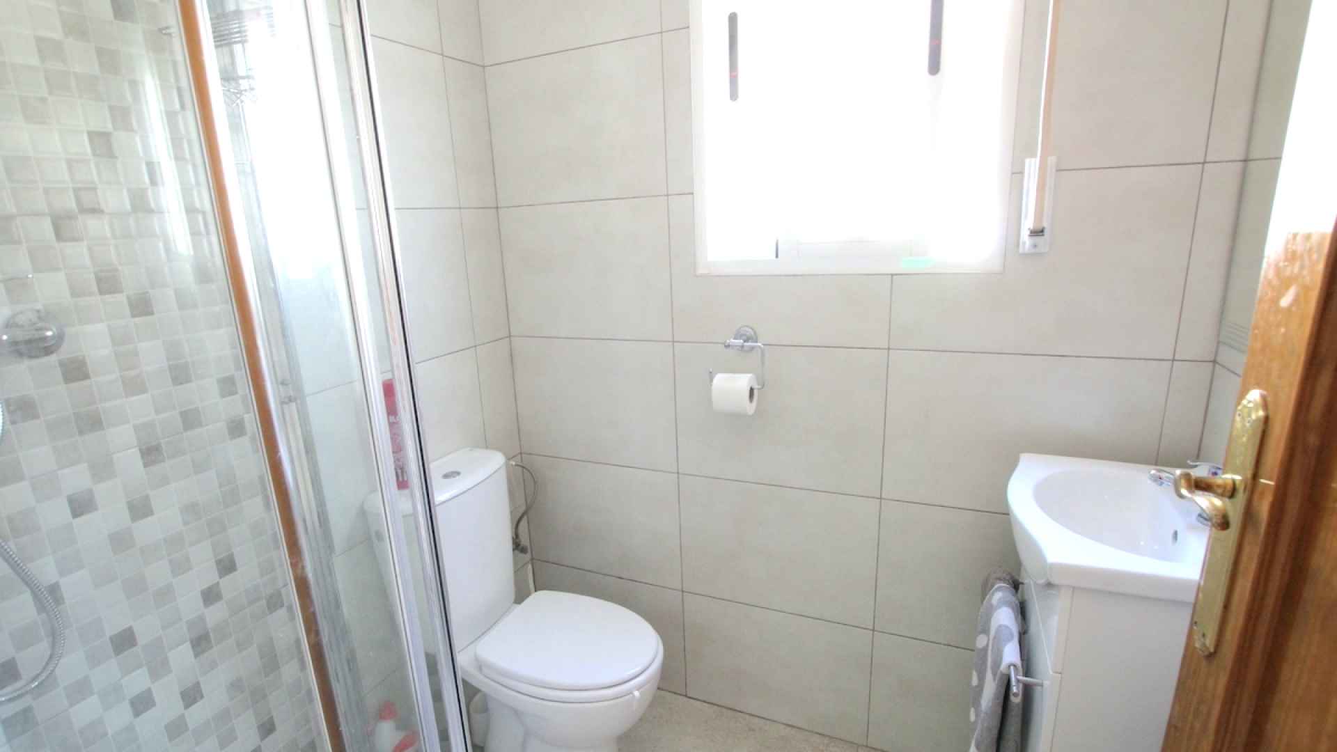 49032_wonderful_three_bedroom_end_townhouse_with_sea_views_060625140552_img_3767