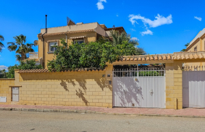 200-4132, Three Bedroom Quad Villa In Lo Marabu