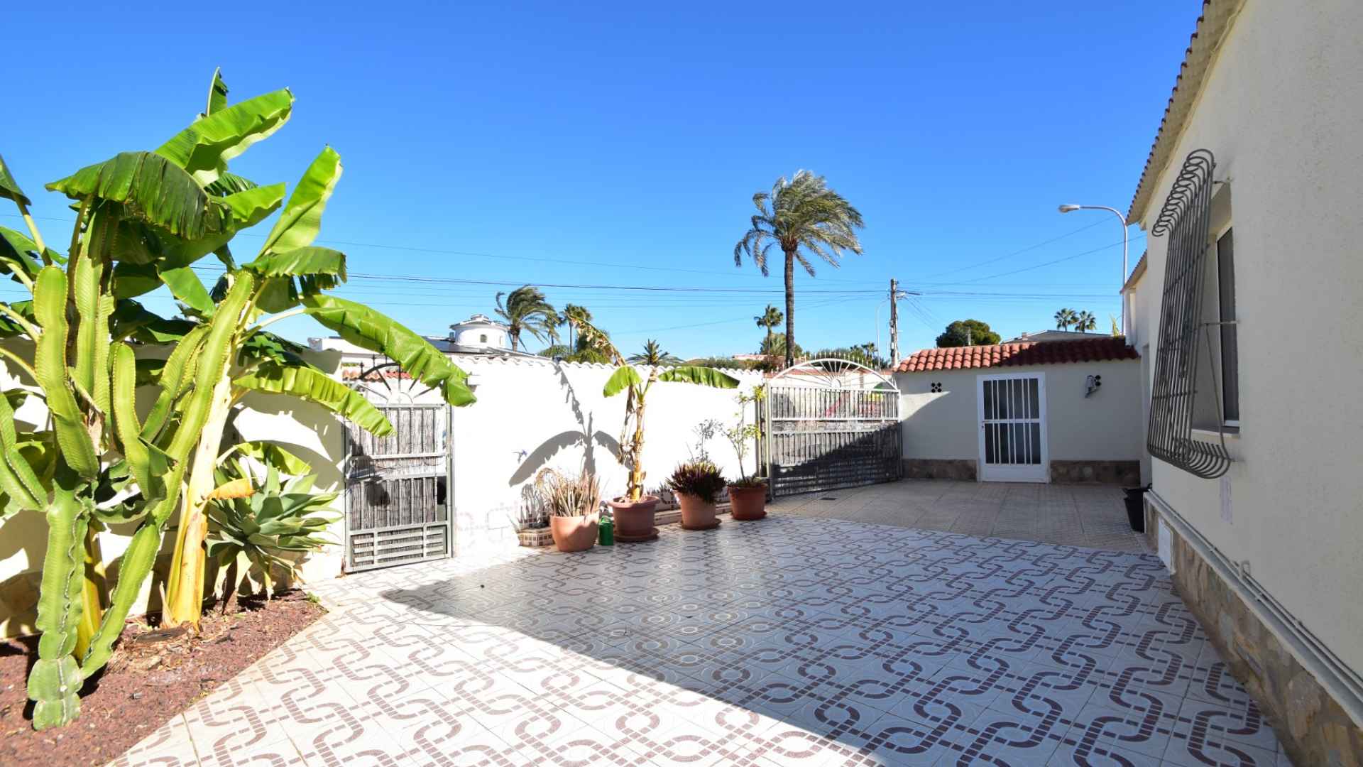 o_1jaj6skf51k121muqrv1uhg1fbh2a