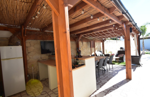 o_1jaj6r8npjon14tl1mq41d3a1uia21