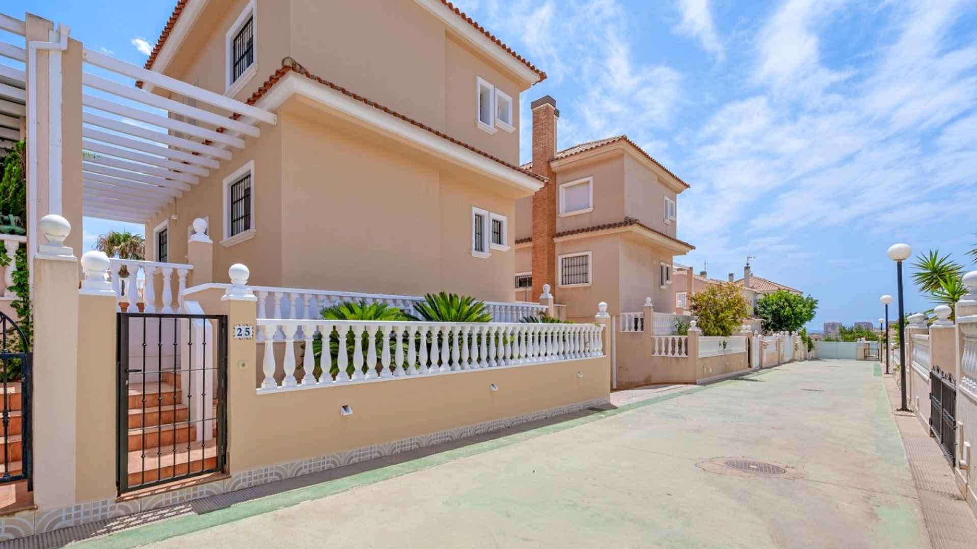 sale-villa-torrevieja_222369_lg