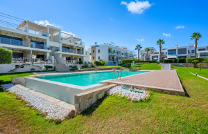 200-4284, Two Bedroom Ground Floor Apartment In Punta Prima.