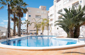 200-4285, Five Bedroom Ground Floor Apartment In Guardamar Del Segura.