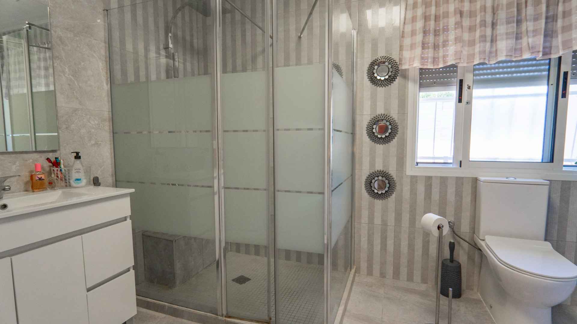 villa-with-pool-in-sale-costa-blanca_299081_xl