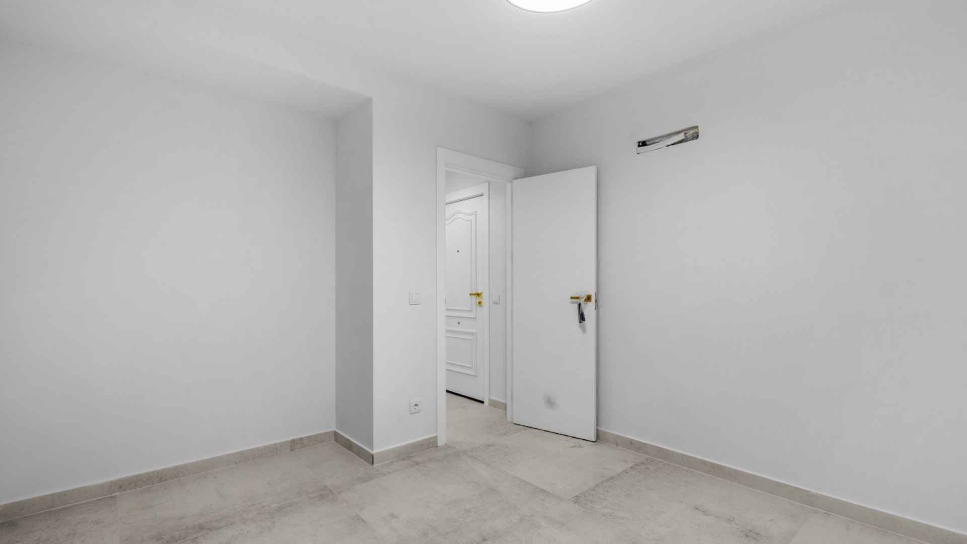 sale-apartment-torrevieja-playa-del-acequion_236242_xl