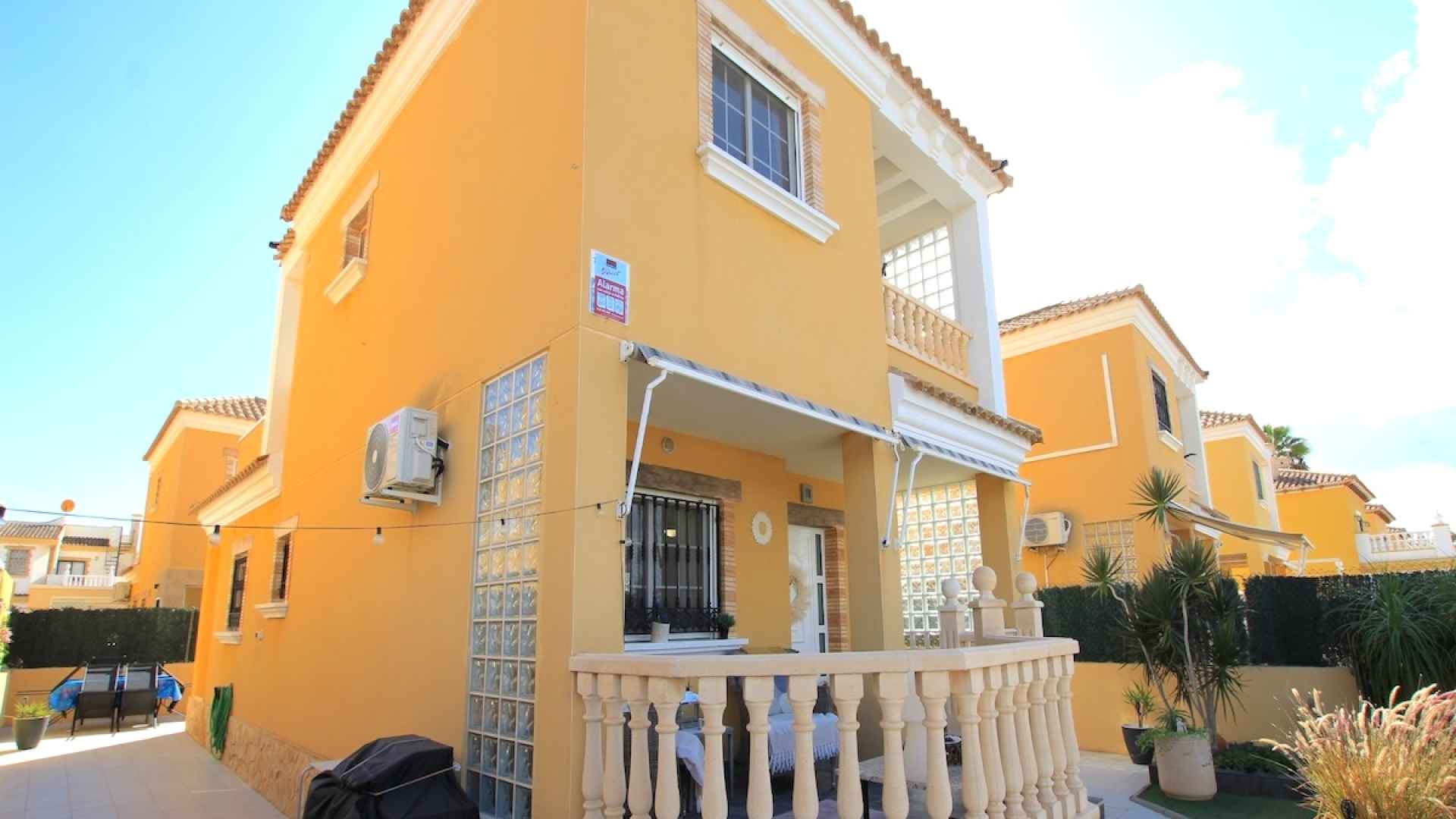 49152_stylish_three_bedroom_detached_villa_with_space_for_a_pool_240925084706_img_7328