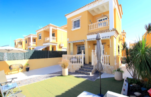 49152_stylish_three_bedroom_detached_villa_with_space_for_a_pool_240925084707_img_7320