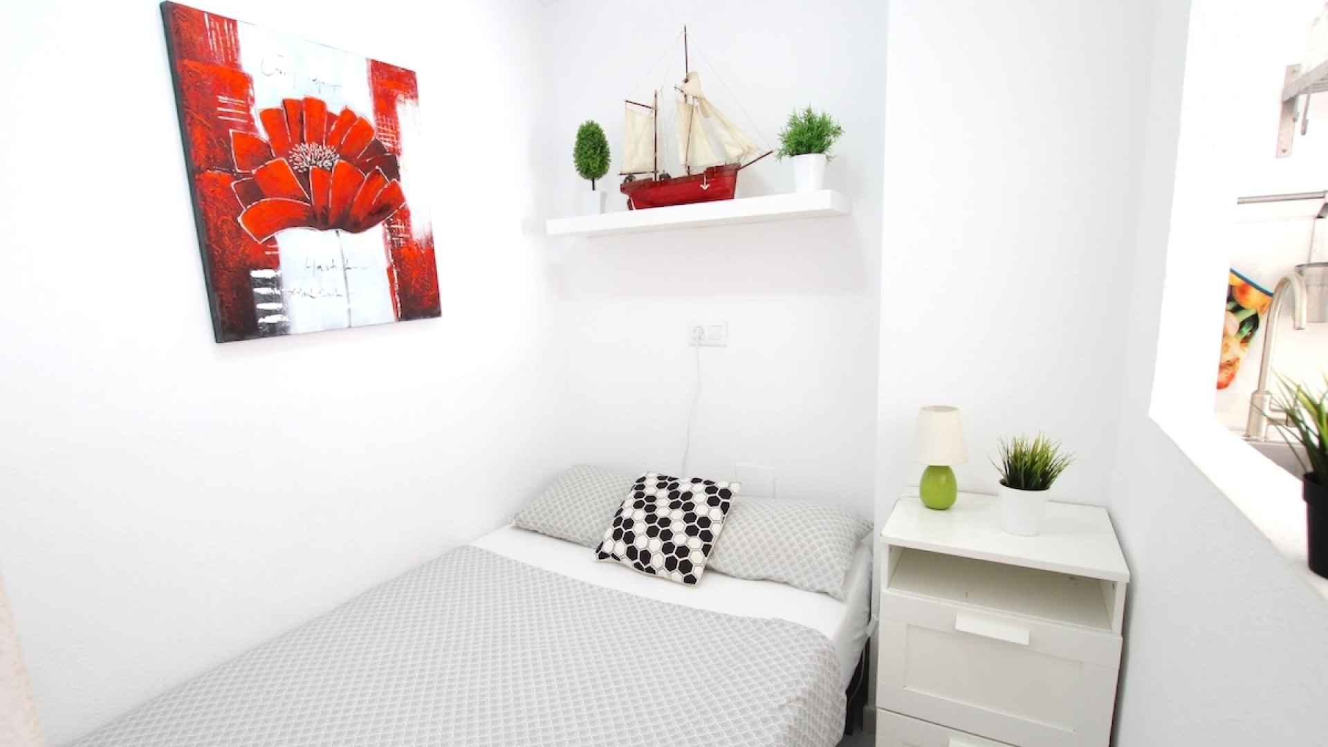 49140_stylish_one_bedroom_apartment_with_sea_views_110925135231_img_6834