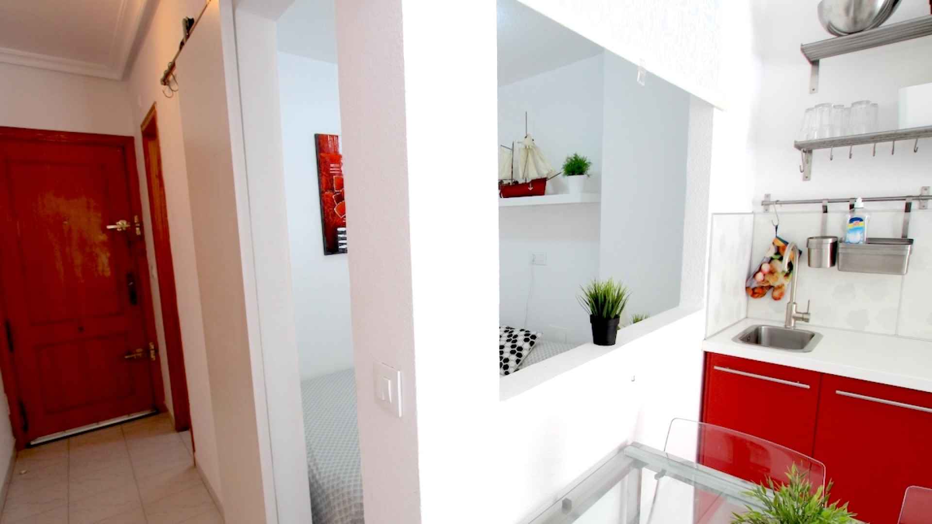 49140_stylish_one_bedroom_apartment_with_sea_views_110925135231_img_6845