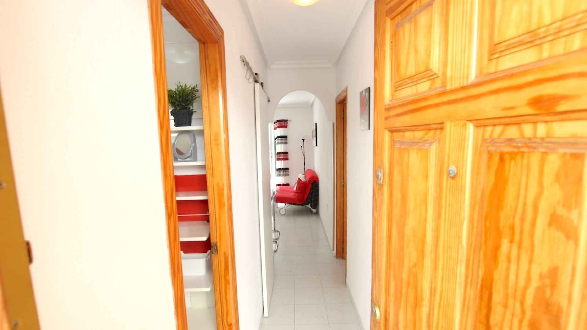 49140_stylish_one_bedroom_apartment_with_sea_views_110925135232_img_6821