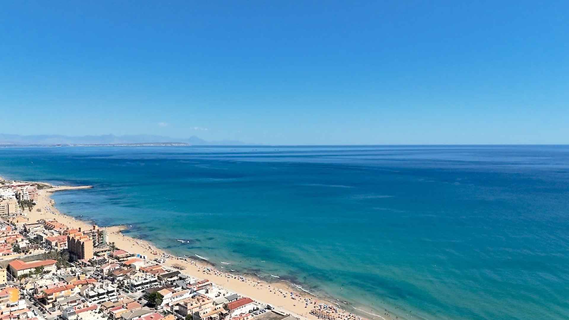 49140_stylish_one_bedroom_apartment_with_sea_views_110925135234_dji_20250911120357_0011_d