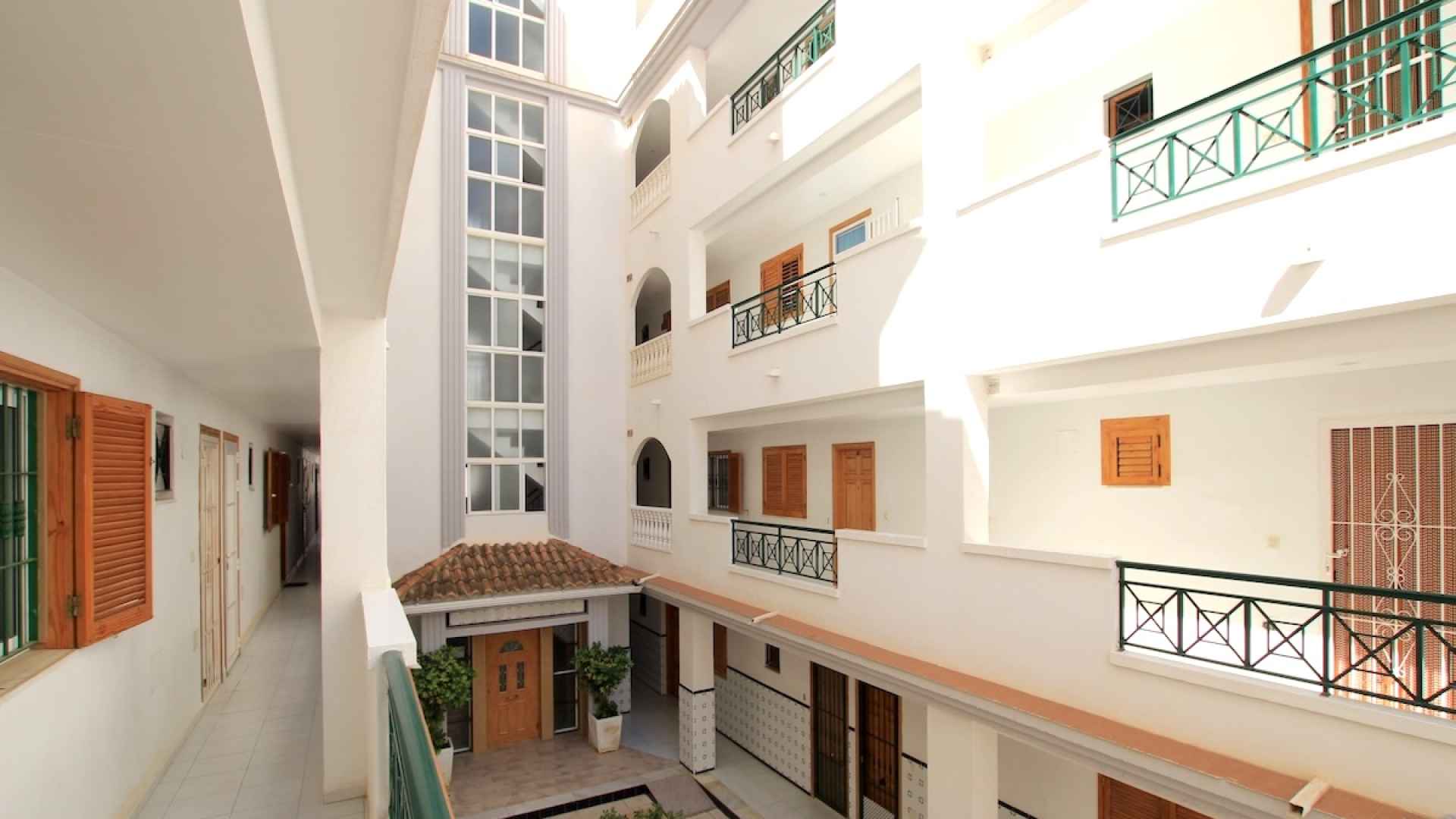 49140_stylish_one_bedroom_apartment_with_sea_views_110925135236_img_6814