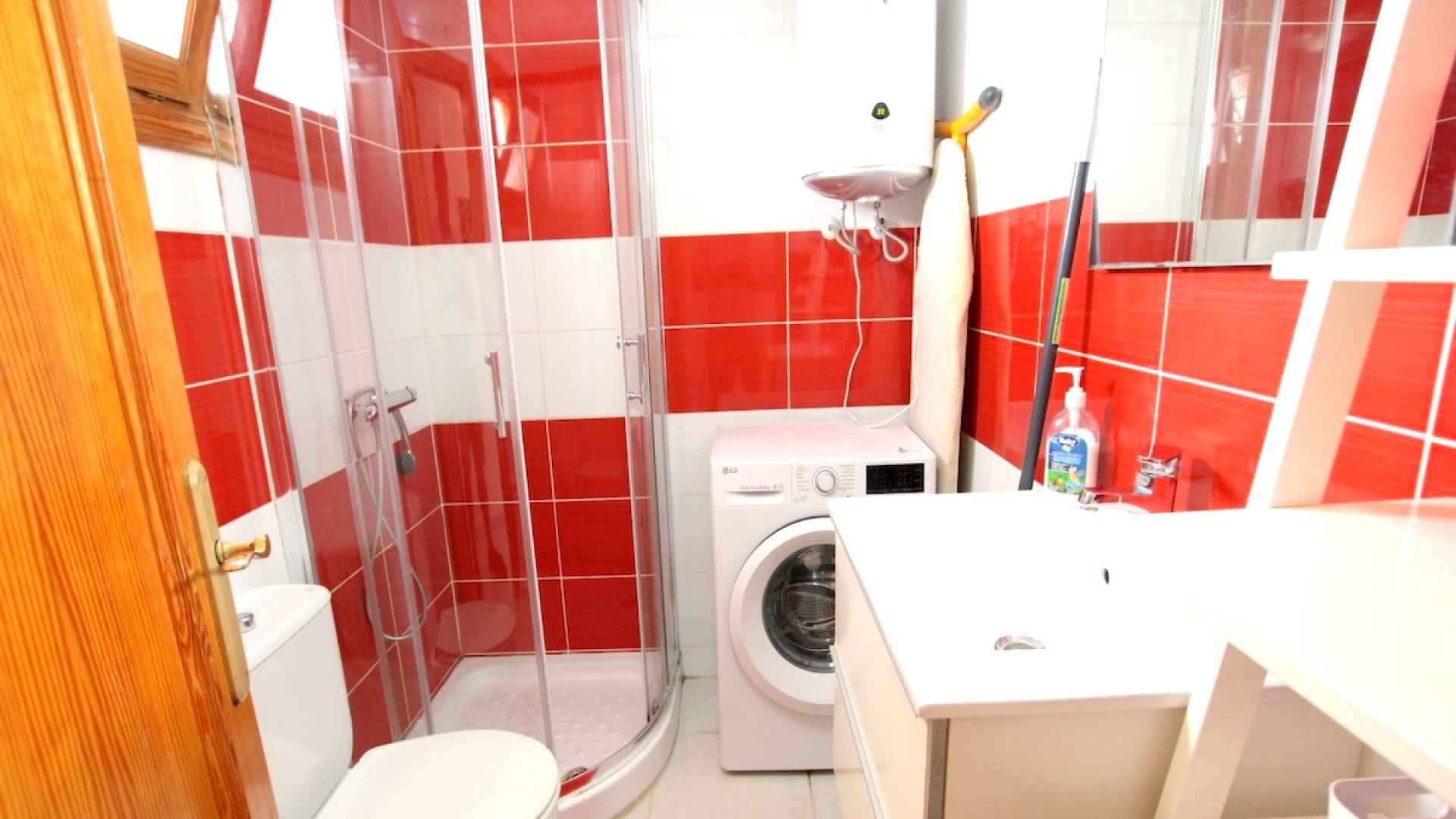 49140_stylish_one_bedroom_apartment_with_sea_views_110925135236_img_6824