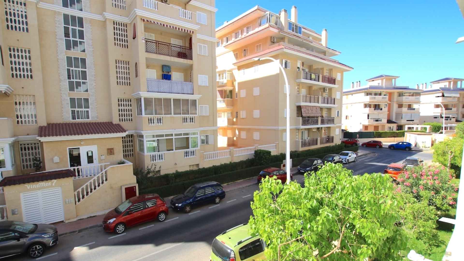 49140_stylish_one_bedroom_apartment_with_sea_views_110925135236_img_6858