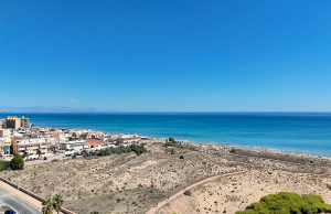 49140_stylish_one_bedroom_apartment_with_sea_views_110925135236_dji_20250911120222_0001_d