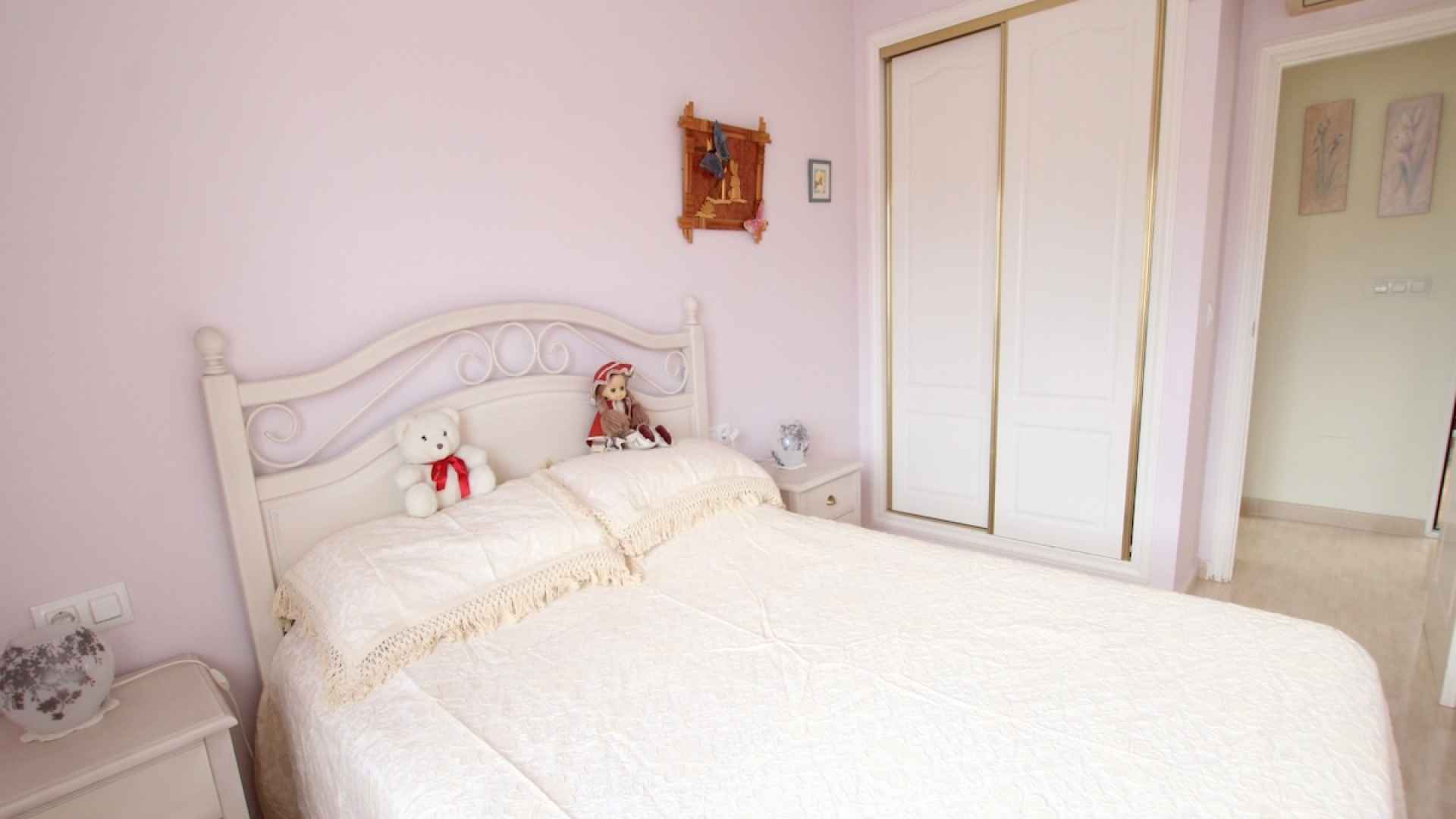 49153_sun_drenched_3_bedroom_property_with_a_large_garden_250925162031_img_7517