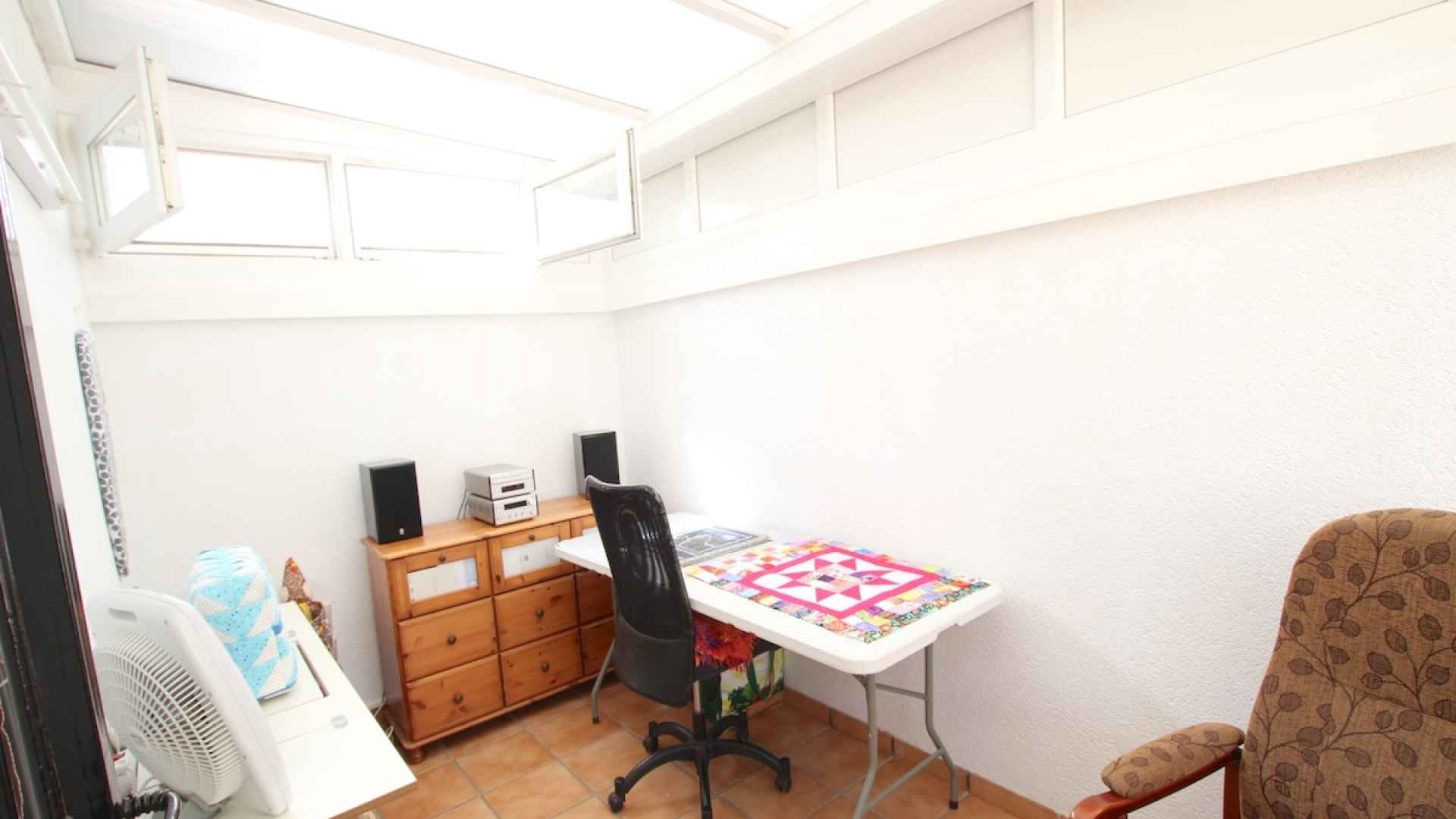 49153_sun_drenched_3_bedroom_property_with_a_large_garden_250925162033_img_7523