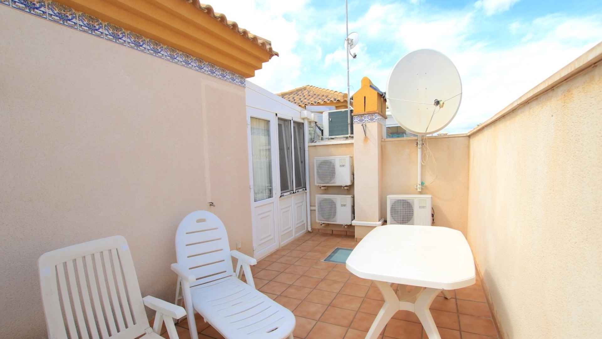 49153_sun_drenched_3_bedroom_property_with_a_large_garden_250925162033_img_7536