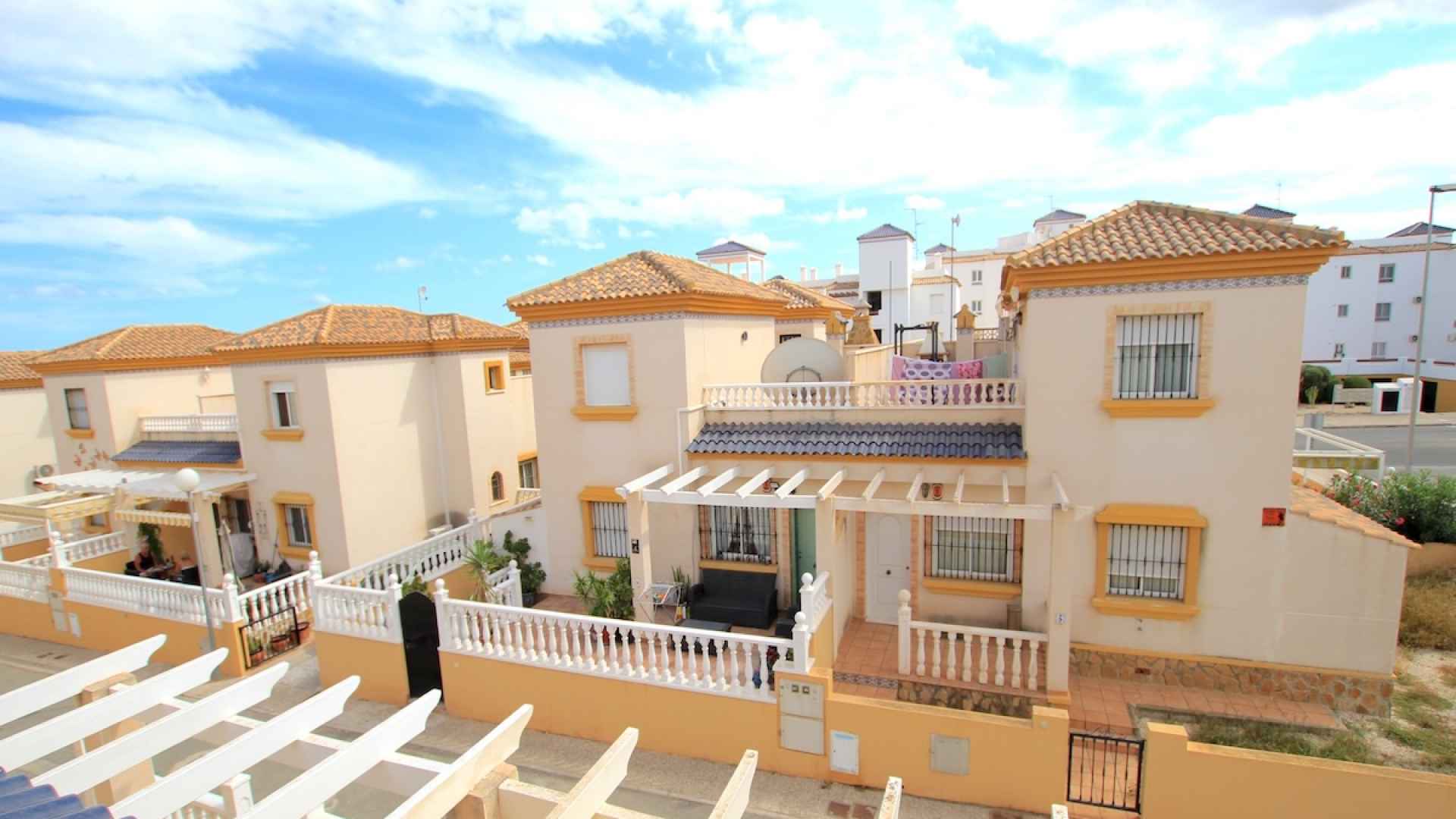 49153_sun_drenched_3_bedroom_property_with_a_large_garden_250925162035_img_7532