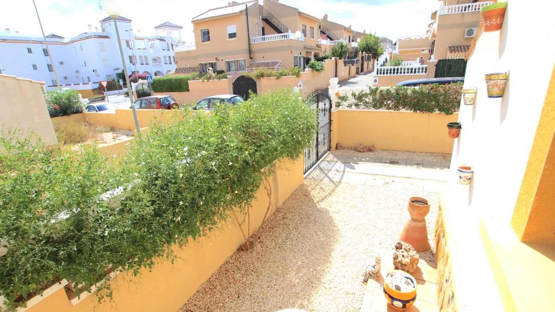 49153_sun_drenched_3_bedroom_property_with_a_large_garden_250925162037_img_7582