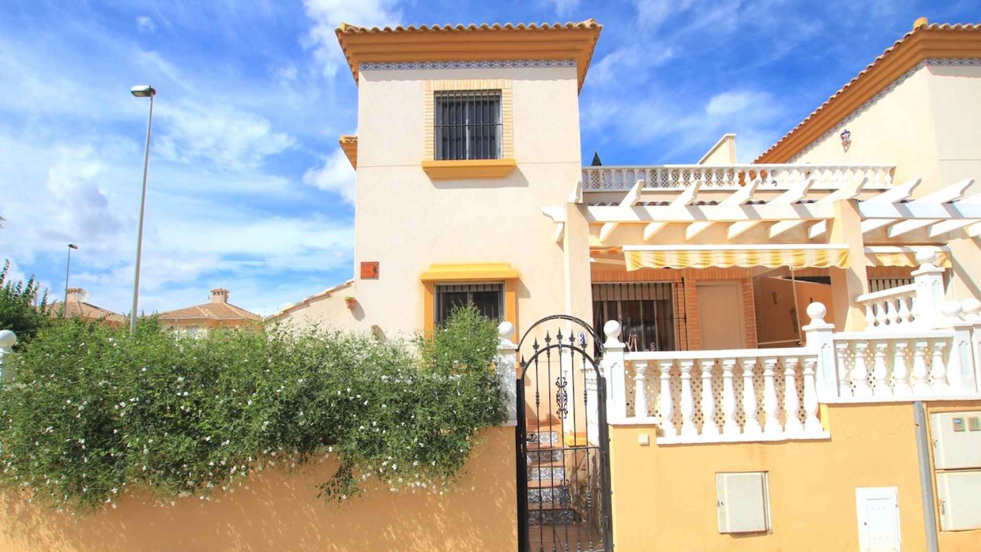 49153_sun_drenched_3_bedroom_property_with_a_large_garden_250925162037_img_7594