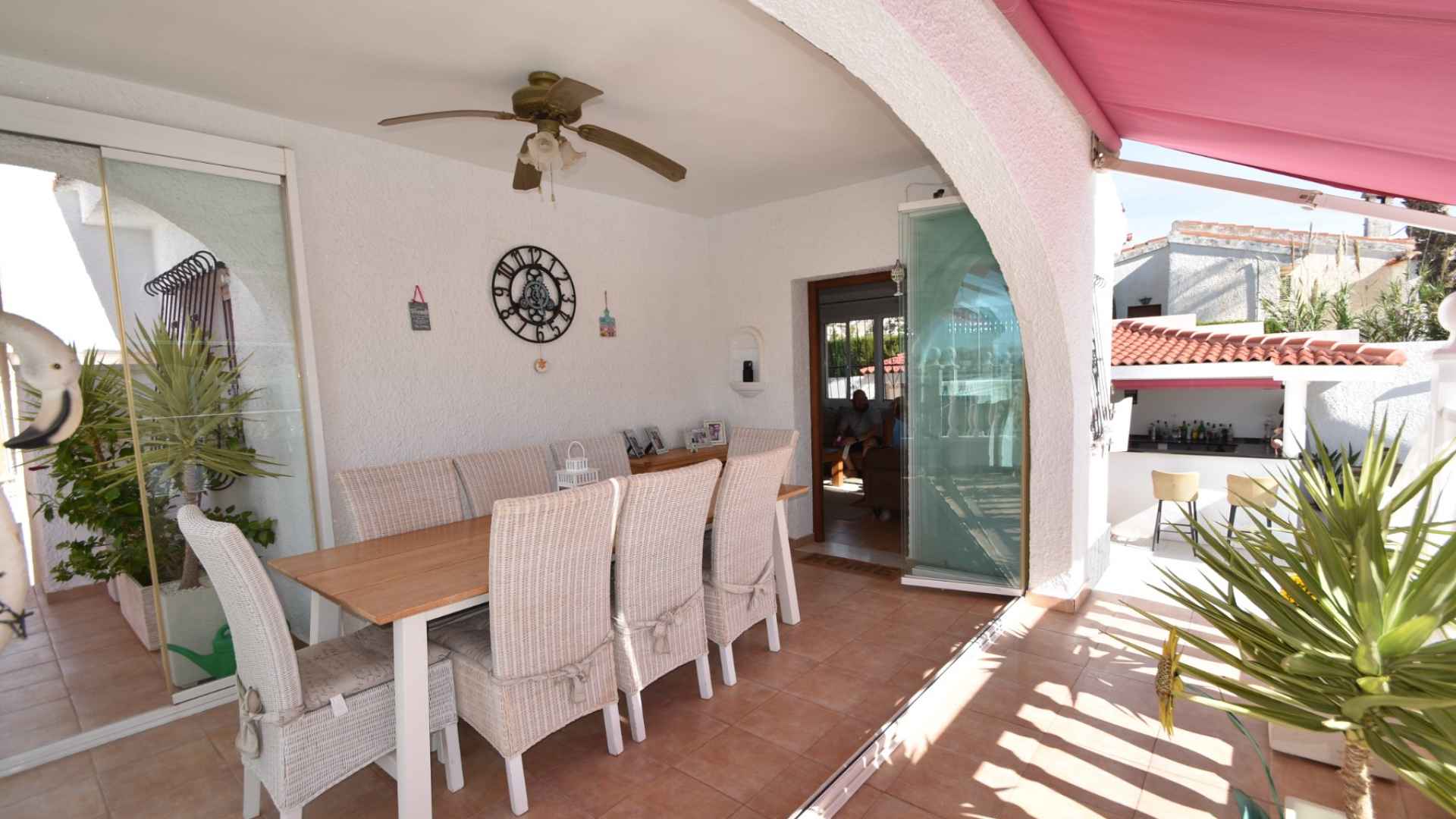 o_1j88s4d4d1e58c8g1qv41mqh11uk22