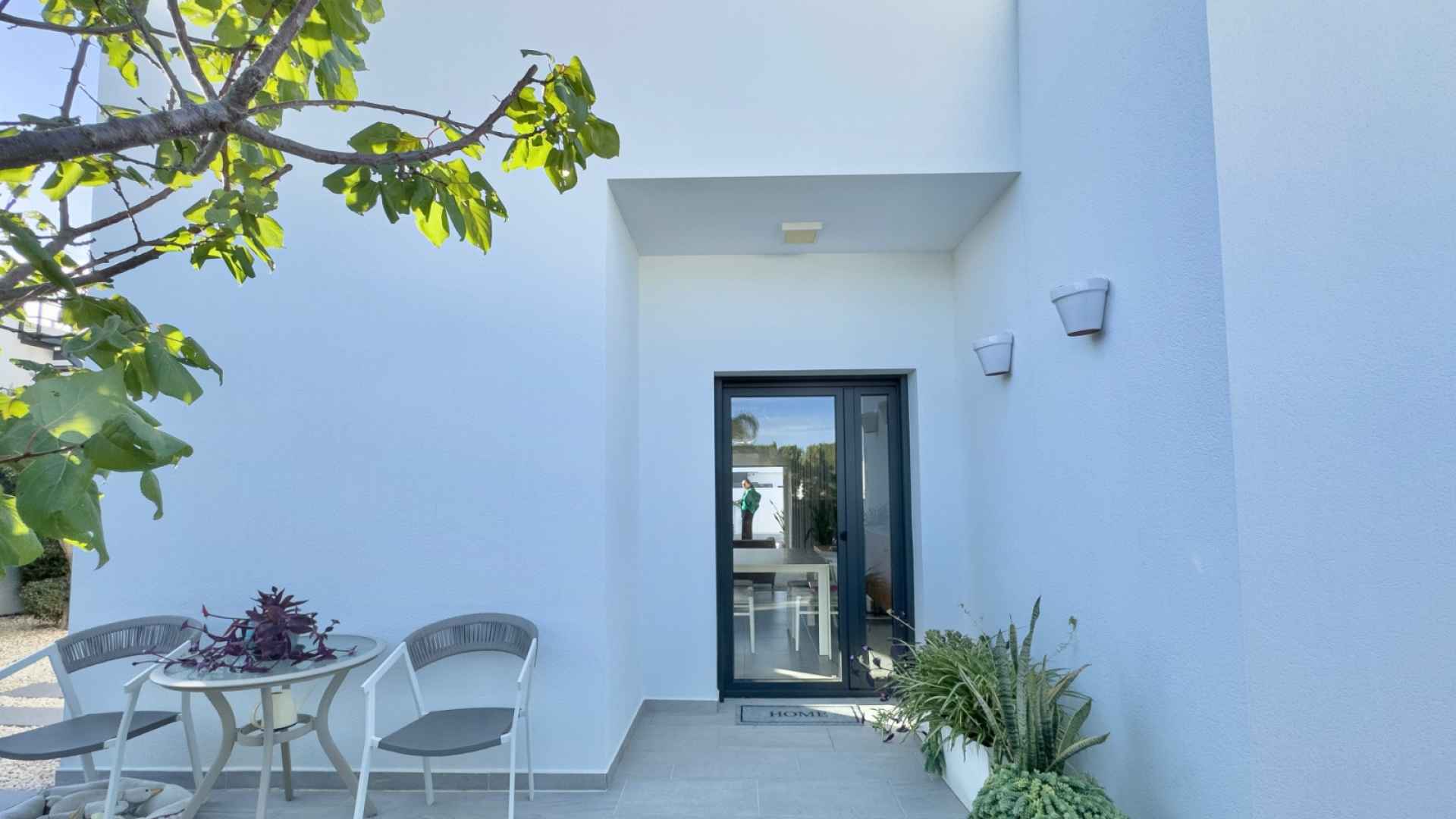 o_1j8as52vjav81oc554j11dp93k2m