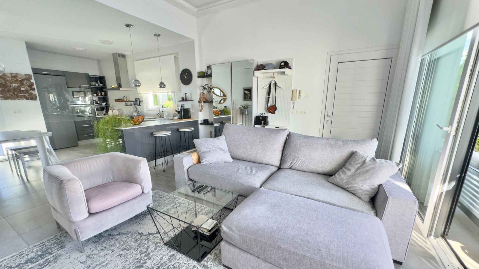 o_1j8as52vk17e01b07pr1295psm2r