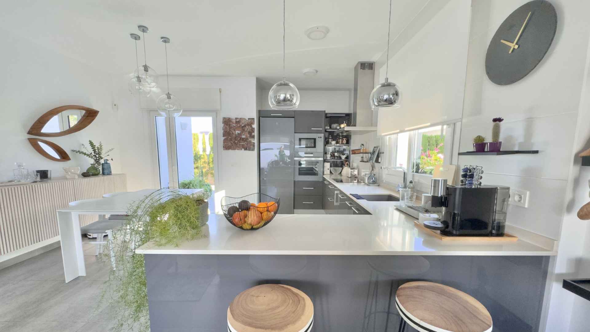 o_1j8as52vk1djq1r8k19qat8o1oo72v