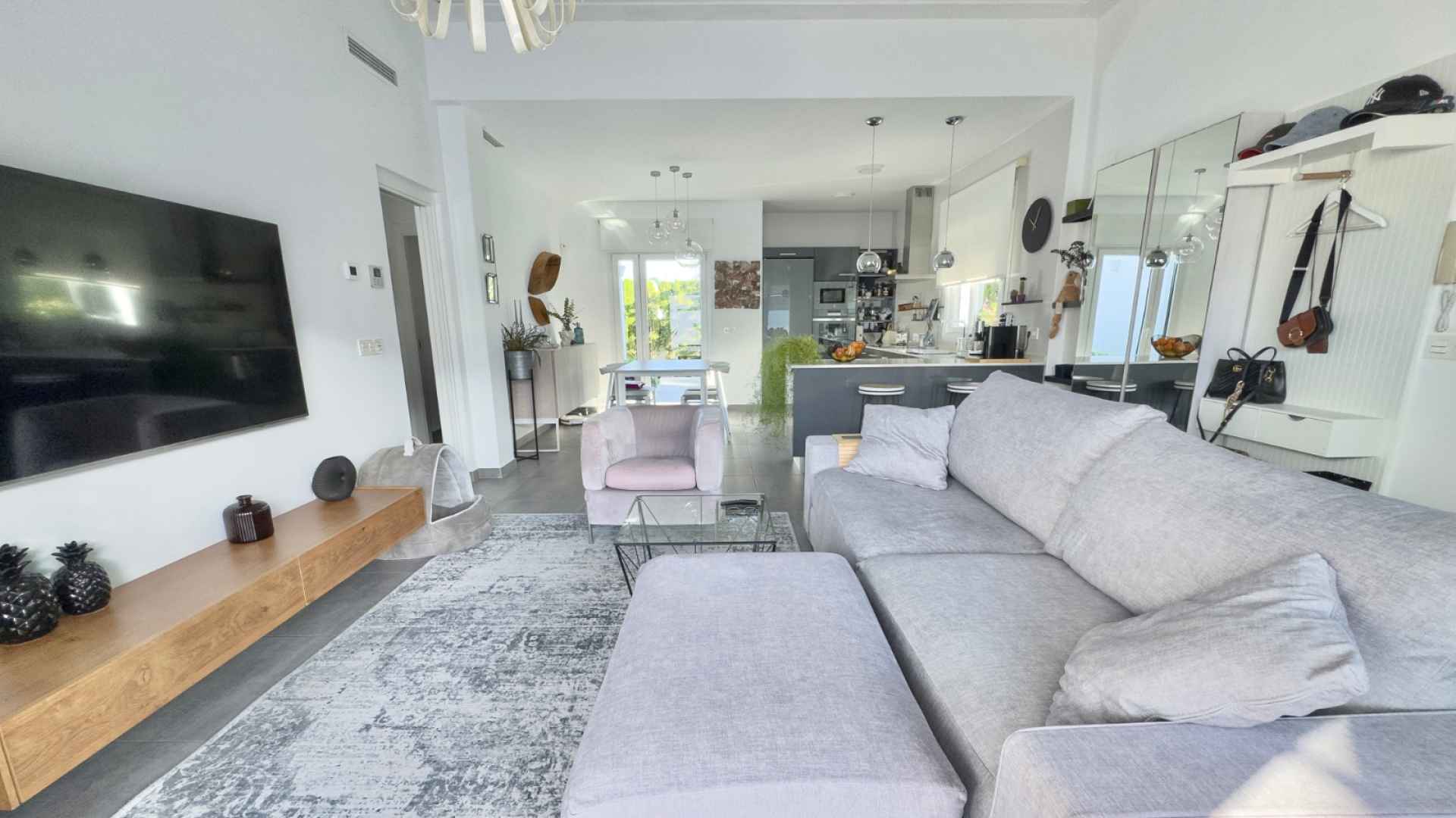 o_1j8as52vko3qcbkbct44i1oju2t