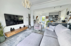 o_1j8as52vk1ham6j51l331a26b123i