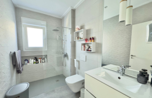 o_1j8as52vk88913hikd018k61td236