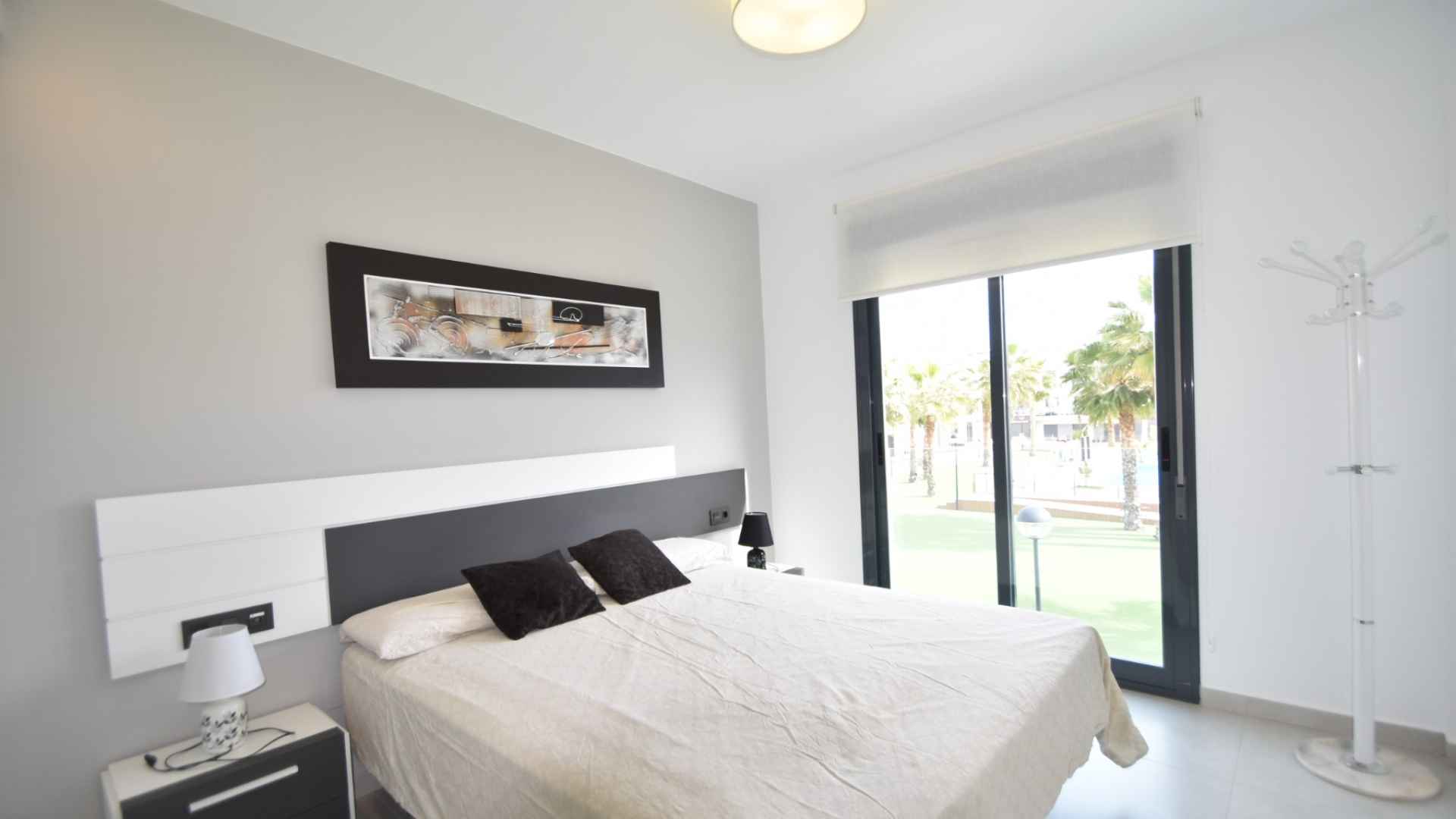 o_1j8te4ibt1hcej6cech15ba159i27