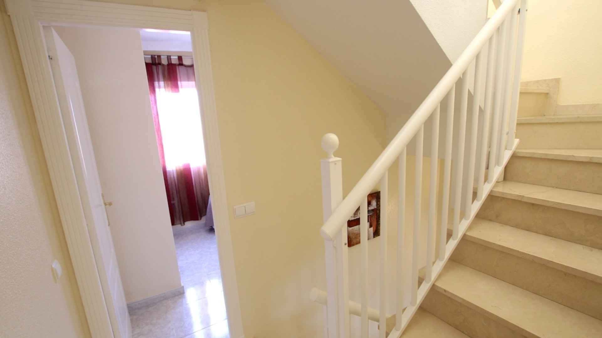 49160_fabulous_2_bedroom_duplex_style_townhouse_village_setting_071025183333_img_8234