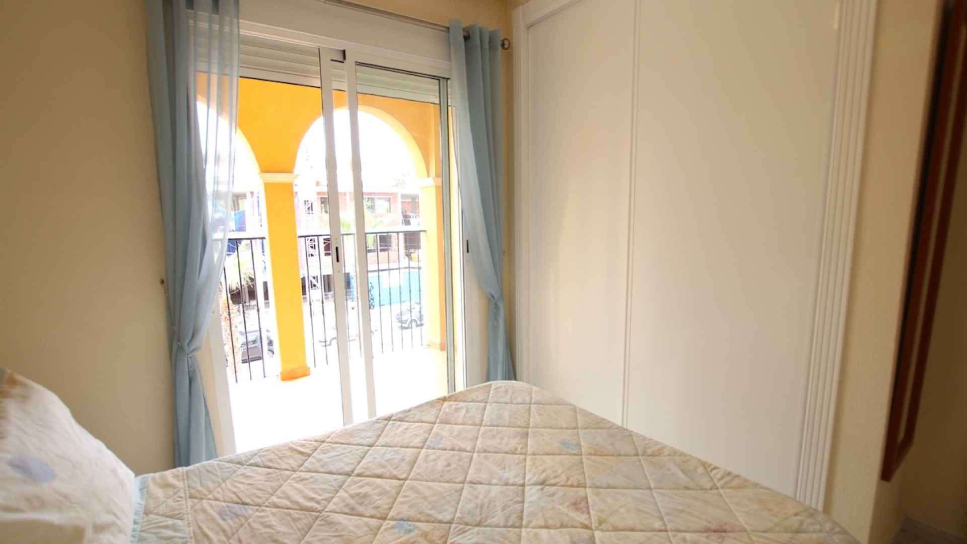 49160_fabulous_2_bedroom_duplex_style_townhouse_village_setting_071025183334_img_8250