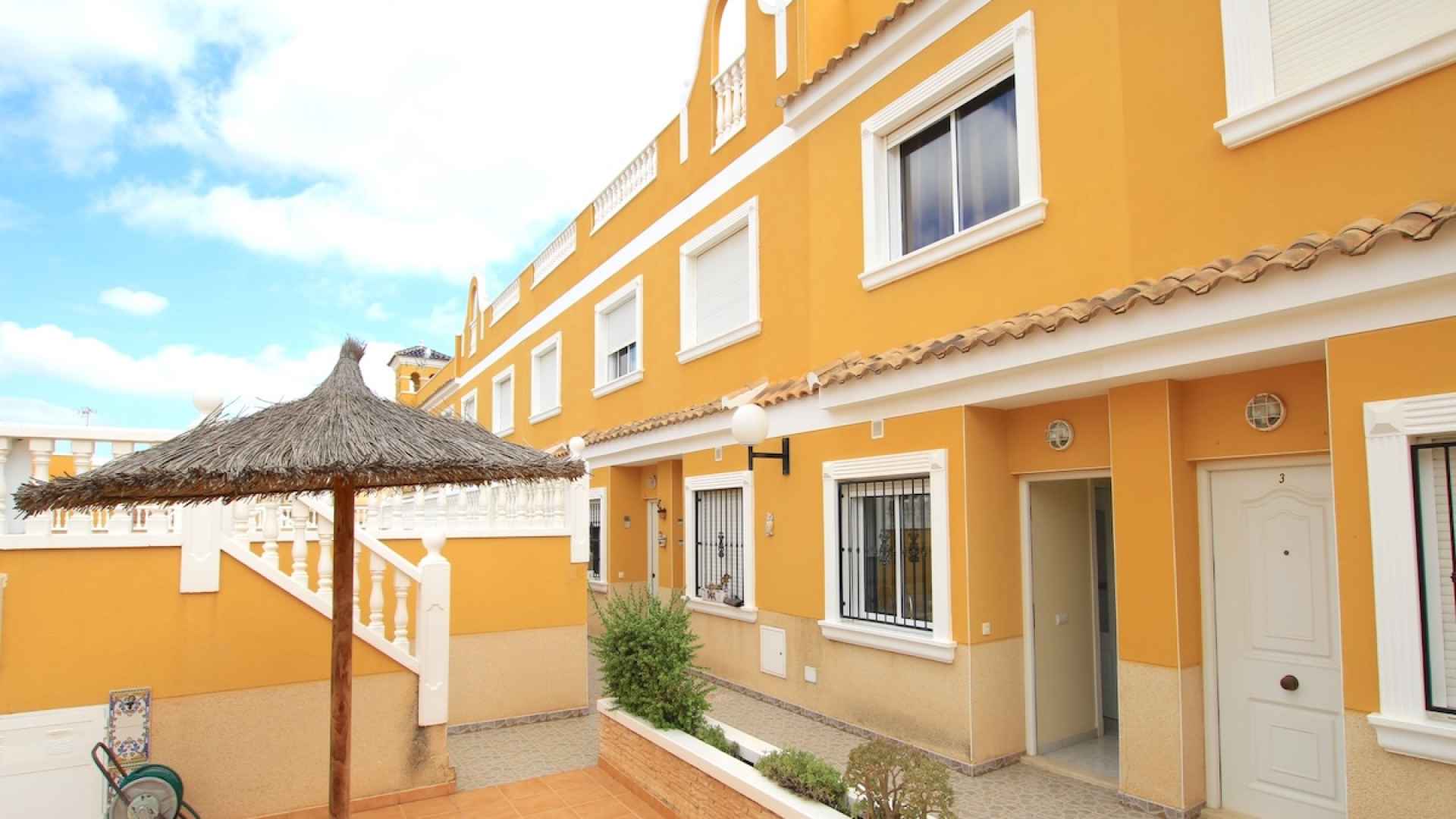 49160_fabulous_2_bedroom_duplex_style_townhouse_village_setting_071025183337_img_8192