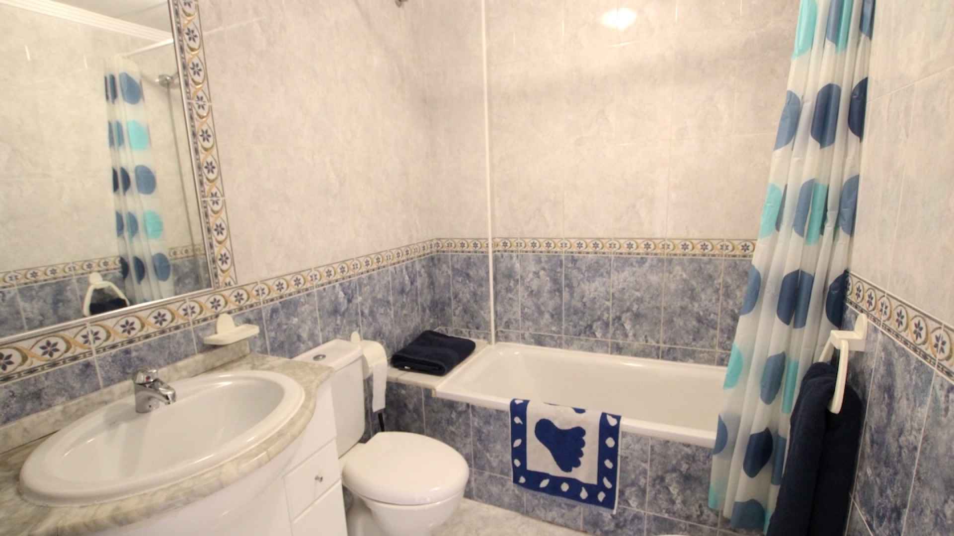 49160_fabulous_2_bedroom_duplex_style_townhouse_village_setting_071025183337_img_8245