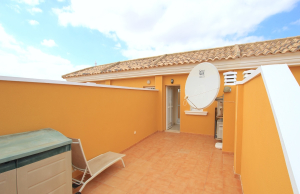 49160_fabulous_2_bedroom_duplex_style_townhouse_village_setting_071025183333_img_8208