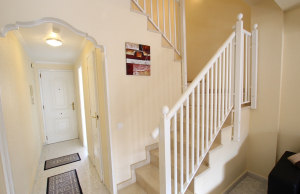 49160_fabulous_2_bedroom_duplex_style_townhouse_village_setting_071025183337_img_8223