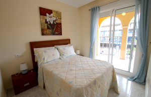 49160_fabulous_2_bedroom_duplex_style_townhouse_village_setting_071025183337_img_8246