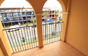 49160_fabulous_2_bedroom_duplex_style_townhouse_village_setting_071025183338_img_8252