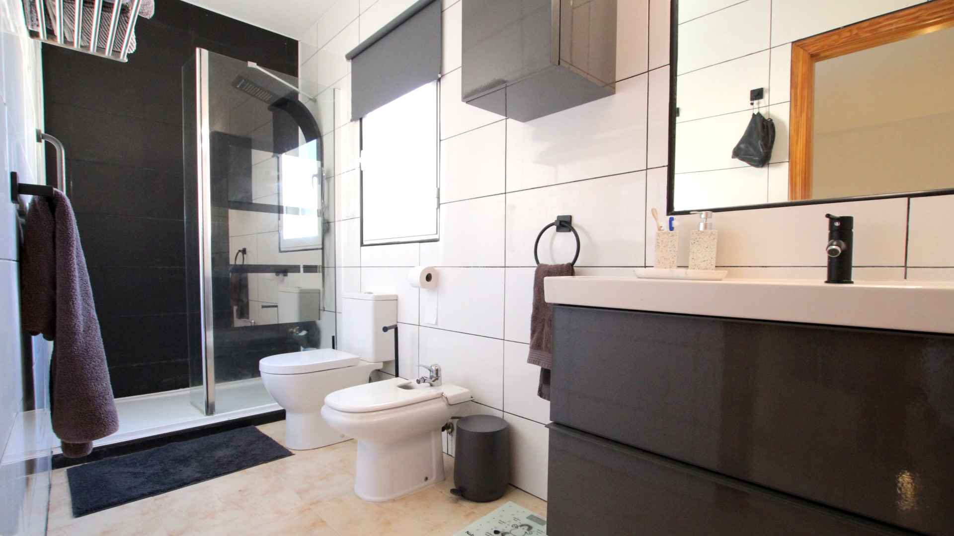 49173_stylish_3_bed_semi_detached_villa_walking_distance_to_the_beach_151025082518_img_8903