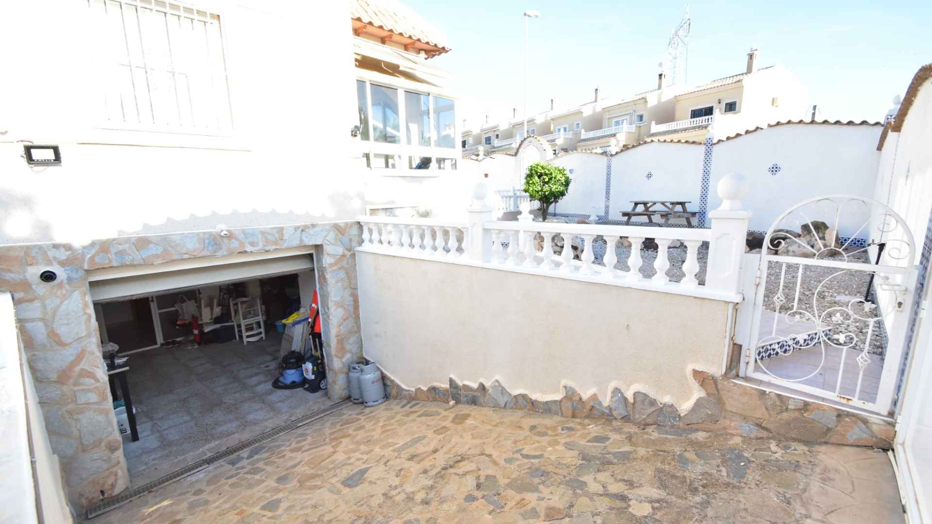 o_1j97l9tad1ech1a0i1tdgge12l22e