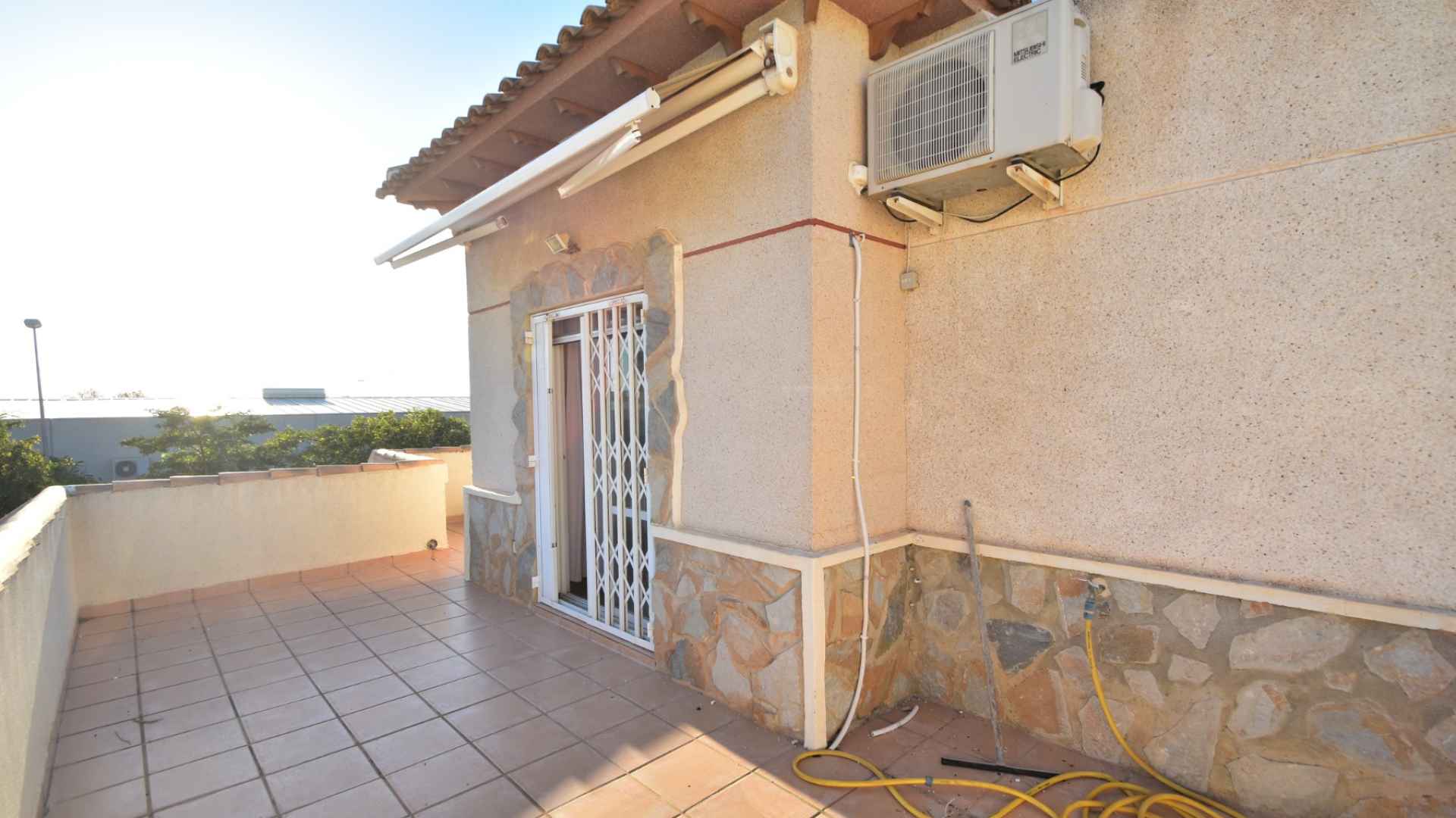 o_1j97m5hst17dfijn19cf1g6p1re99a