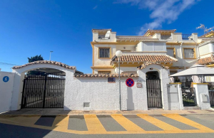 200-4388, Three Bedroom, Corner Townhouse In Jardin Del Mar, Torrevieja.