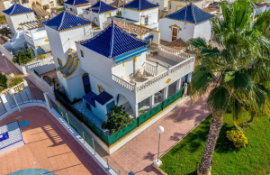 200-4391, Three Bedroom Semi-Detached Townhouse In Los Altos, Oriheula Costa.