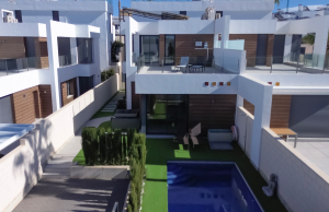 200-4437, Three Bedroom Semi-Detached Villa In Benijofar.